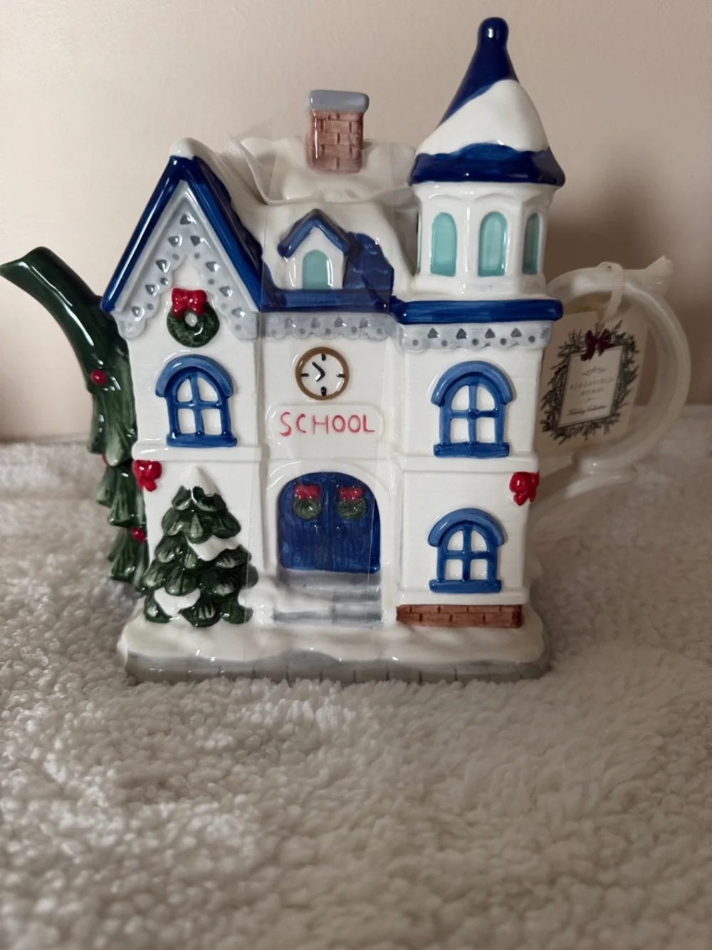 Ridgefield Home Holiday Christmas 🎄 School Teapot NEW!